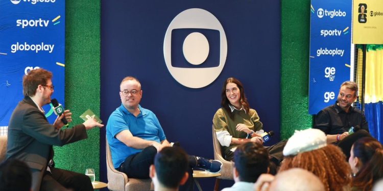 Fabio Porchat, Everaldo Marques, Mariana Spinelli e Eric Faria — Foto: Divulgação TV Globo