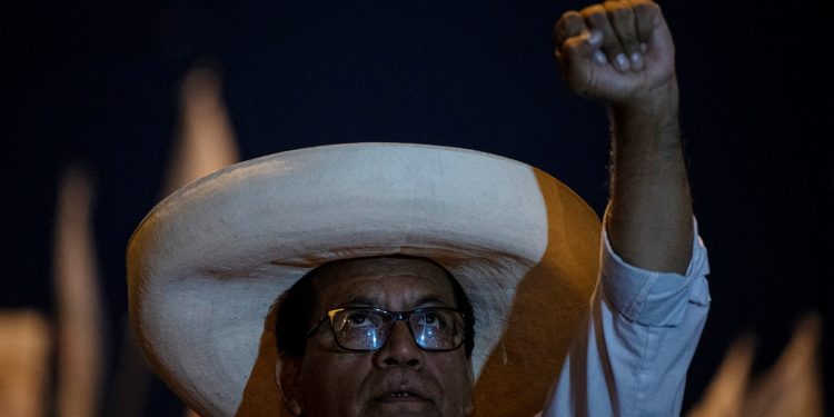 MP do Peru pede mais de 5 anos de prisão para candidato presidencial de esquerda por fraude eleitoral às vésperas do resultado do 1° turno