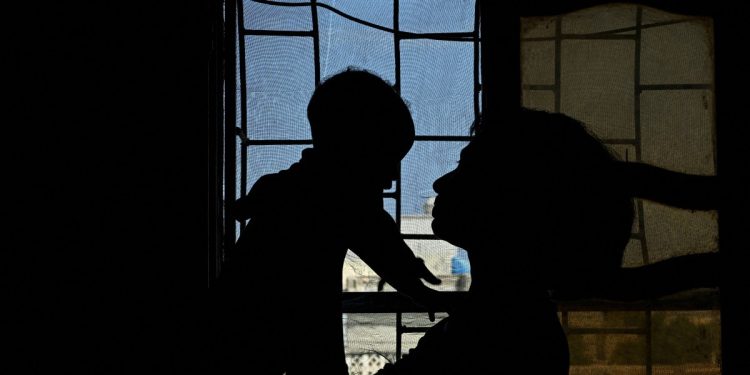 Mulheres vítimas de estupro na guerra do Sudão lidam com o trauma e novos desafios após a maternidade: 'Não é culpa do meu filho'