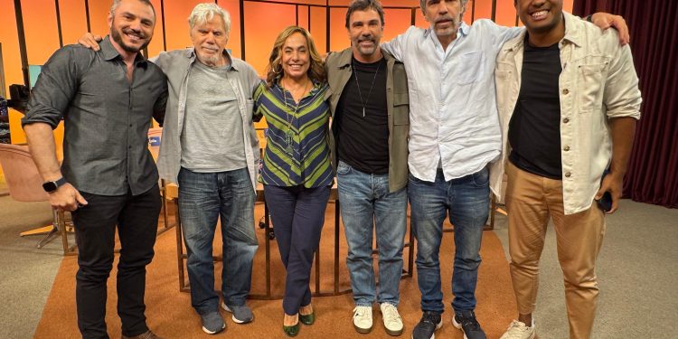 No 'Sem censura', Reginaldo Faria fala de novo filme que fez com os três filhos e lembra virada após 'O assalto ao trem pagador': 'Até então eu era coadjuvante, um galãzinho que aparecia'