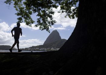 No Rio, dupla faz o 'rapa' no Aterro do Flamengo e 15 vítimas enchem delegacia
