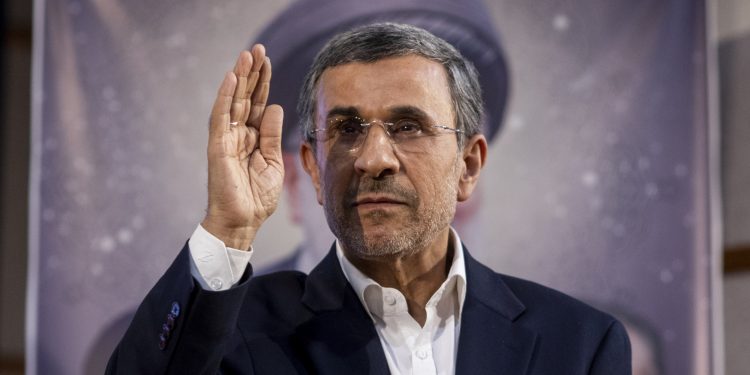 Objetivo de EUA e Israel era empossar como líder do Irã Ahmadinejad, linha-dura contrário a Washington e Tel Aviv