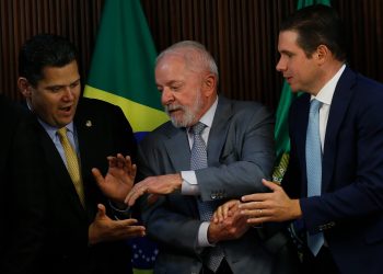 PEC do BC, fim da escala 6x1 e Galípolo colocam governo Lula em semana de pressão no Congresso
