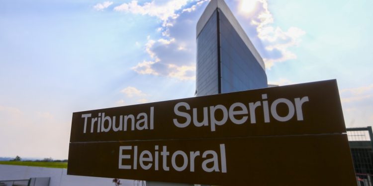 Partidos fecham ano eleitoral com dívida mesmo com fundão bilionário