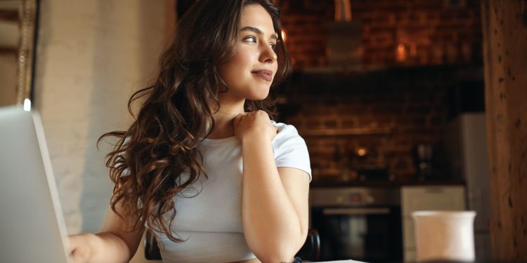 Por que tantas mulheres permanecem em relacionamentos medianos?