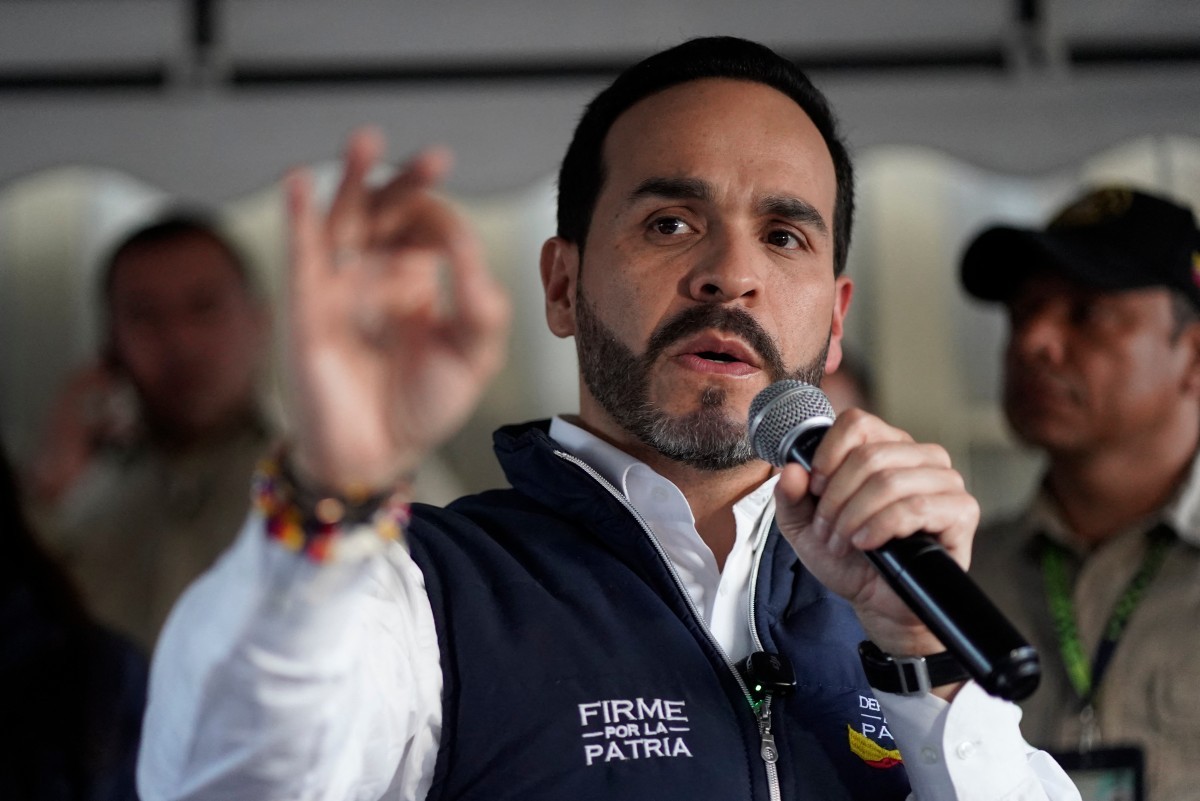 Principal candidato de direita da Colômbia diz que atacará aviões e navios carregados de drogas se eleito presidente
