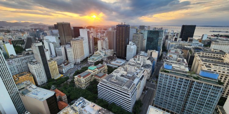 Quais ruas do Rio têm mais residências que pagam IPTU? Descubra se onde você mora está na lista