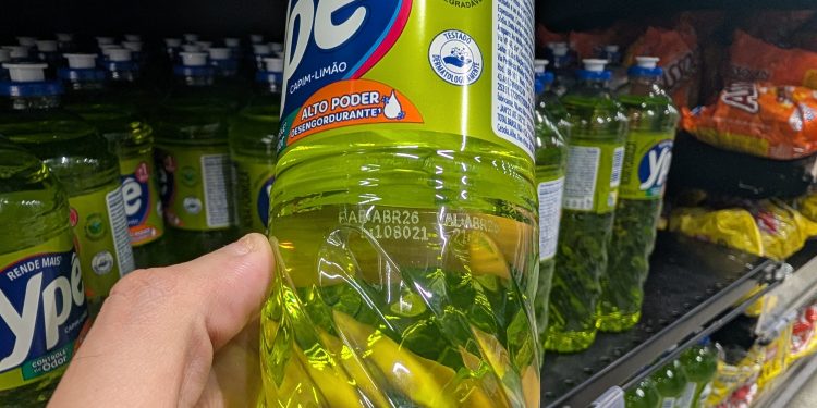 Qual o lote contaminado da Ypê? Veja lista de itens que Anvisa determinou recolhimento
