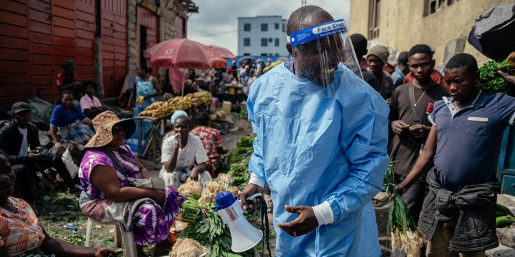 Surto de ebola: Diretor da OMS visita capital da República Democrática do Congo antes de viajar à cidade epicentro da epidemia