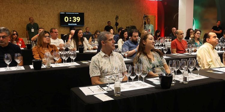 História. Programação terá 16 salas de prova. Cada sessão apresentará seis vinhos e abordará temas específicos ligados a regiões e estilos de produção — Foto: Divulgação/Becca Maria/8-6-2025
