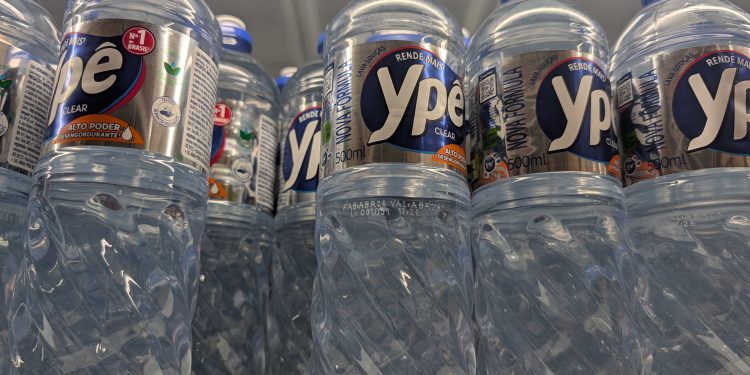 Ypê: quais os riscos e os sintomas da bactéria Pseudomonas aeruginosa, identificada em mais de 100 lotes de produtos? Tire suas dúvidas