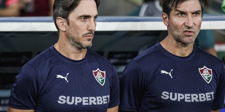 Zubeldía diz não temer demissão e releva vaias da torcida do Fluminense: 'Todos estão expostos a críticas'