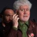 Pedro Almodóvar apresenta seu novo filme, 'Natal amargo', no Festival de Cannes — Foto: ANNA KURTH / AFP