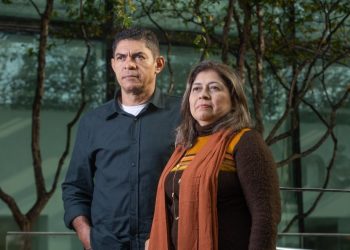 Euvalto Junior, supervisor técnico, e Alana Rebouças, sommelière de vinhos: eles vieram do Ceará para o Vinhos de Portugal em São Paulo — Foto: Rogerio Vieira/Valor