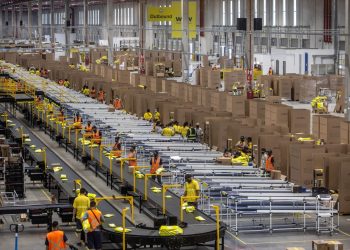 ‘Taxa das blusinhas’ não é mais cobrada a partir de hoje: importados na internet ficarão mais baratos?
