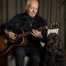 Aos 76, homenageado com doc, Peter Frampton volta a gravar inéditas: 'Ainda gosto de tocar e sinto que ainda toco bem'