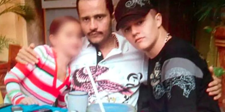"El Mencho", líder do cartel Jalisco Nova Geração, com seu filho Ruben Oseguera Gonzalez, conhecido como "El Menchito" — Foto: Divulgação / Corte do Distrito de Columbia