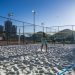 As quadras de beach tennis fazem parte de um complexo esportivo que sedia torneios com moradores e atletas de outros bairros do Rio — Foto: FABIO SEIXO/ILHA PURA/DIVULGAÇÃO