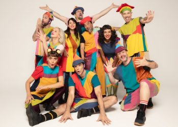 Entre o lúdico e o musical, o Barbatuques apresenta dois espetáculos voltados ao público infantil e adulto no Teatro AXIA Casa Grande — Foto: Divulgação / Beto Assem