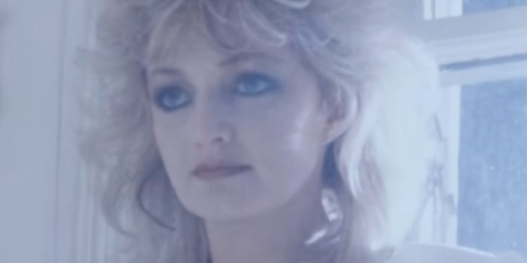 Bonnie Tyler deixa coma induzido, mas segue na UTI: o que se sabe sobre o estado de saúde da cantora