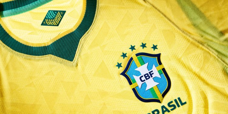 Camisa do Brasil 2026: veja preços e diferenças entre os modelos oficiais Jogador e Torcedor; valor é alto...