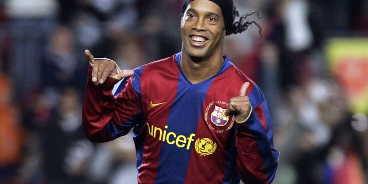 Com a Copa do Mundo, músicas de Ronaldinho Gaúcho crescem mais de 40% e são fenômeno na Geração Z
