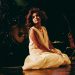 Conheça Mari Froes, cantora goiana que lota shows na Europa e que vem ao Brasil no fim do ano