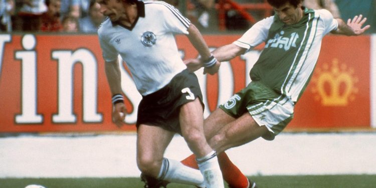Argélia surpreendeu e venceu Alemanha Ocidental na Copa do Mundo de 1982 — Foto: AFP