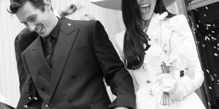 Dua Lipa compartilha álbum de casamento com Callum Turner; veja fotos