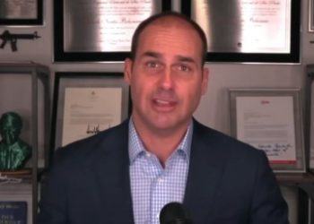 Eduardo Bolsonaro começa a ser julgado no STF por atuação nos EUA e tentativa de coagir magistrados