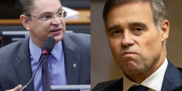 Entenda o argumento defendido por Sóstenes para acionar embaixada dos EUA após TSE determinar remoção de vídeo sobre o PT