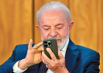 Equipe, memes e resposta a Flávio: entenda a queda de braço pela estratégia digital na pré-campanha de Lula