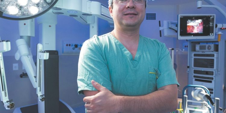 Dr. Tiago Machuca, diretor nacional de Cirurgia Torácica, ECMO e Transplante Pulmonar da Rede D’Or — Foto: Divulgação