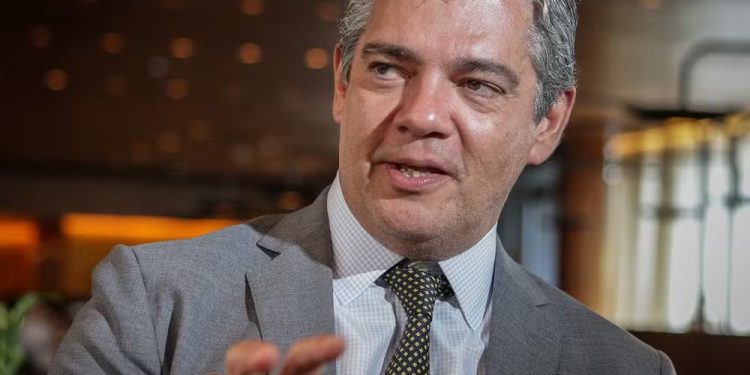 Ex-presidente do Banco dos Brics ganha espaço entre conselheiros de Flávio na economia ao lado de nomes ligados ao governo Bolsonaro