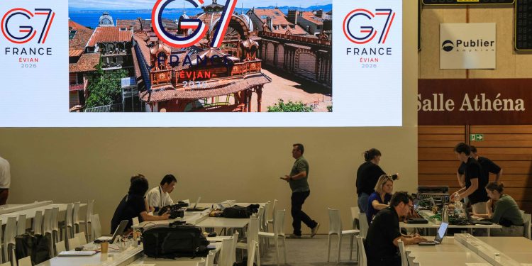 França sedia cúpula do G7 dominada por Trump e conflito com o Irã