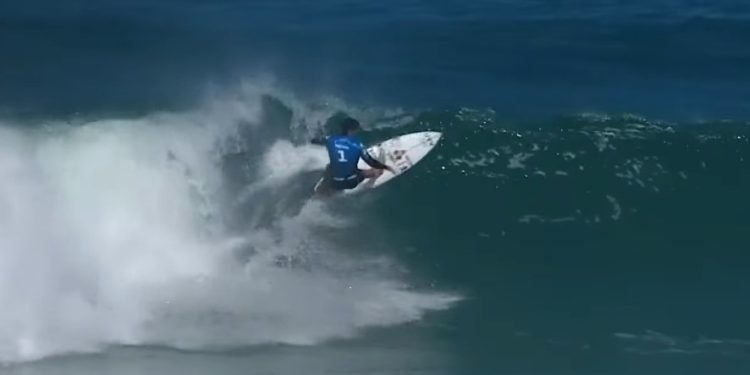 Gabriel Medina vence sul-africano e retorna com vitória a Saquarema após dois anos