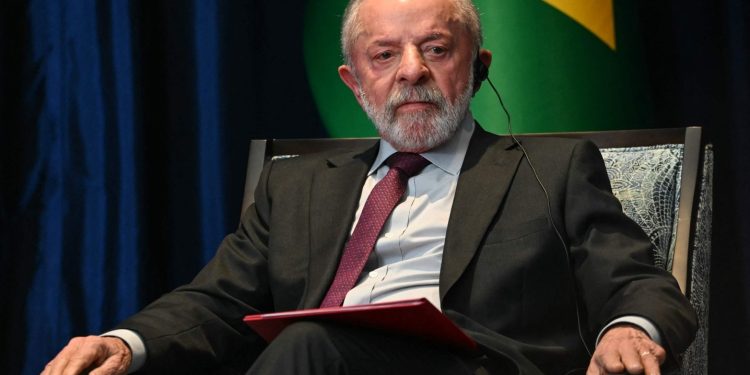 Governo Lula vê negociação 'no escuro' sobre tarifaço e avalia que Trump busca algo para apresentar como vitória