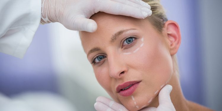 Harmonização facial: o que muda no rosto e por que o procedimento segue em alta