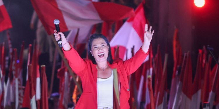 Keiko Fujimori, obstinada herdeira de um clã que disputa sua quarta eleição no Peru