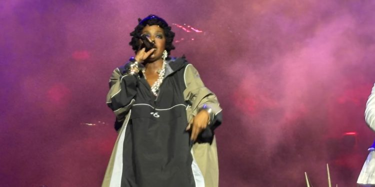 Lauryn Hill embala hits em show gratuito para milhares de fãs no Global Citizen Live Rio