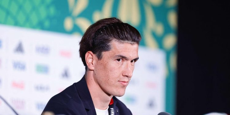 Camisa 14 do Uzbequistão tem 44 gols pela seleção em 92 partidas; ele é o maior artilheiro do país na história — Foto: Rodrigo Opereza/AFP