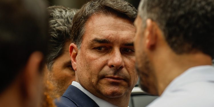 O reino dividido de Flávio Bolsonaro