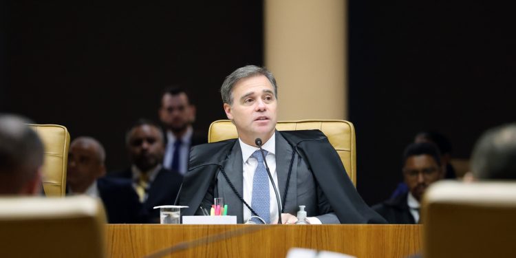 PT e PL lideram ações por remoção de conteúdo e antecipam batalha eleitoral de 2026
