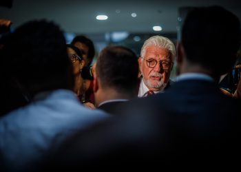 PT sai em defesa de Jaques Wagner após senador ser alvo da PF no caso Master: 'Tem toda a nossa confiança'