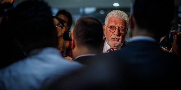 PT sai em defesa de Jaques Wagner após senador ser alvo da PF no caso Master: 'Tem toda a nossa confiança'
