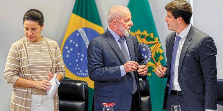 PT tenta conter crise com PSB após João Campos reagir à defesa de palanque duplo para Lula
