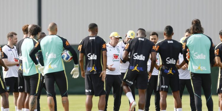 Carlo Ancelotti comanda treino da seleção brasileira em Nova Jersey — Foto: Rafael Ribeiro / CBF