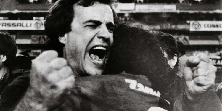 Bielsa no comando do Newell's: explosivo — Foto: Reprodução / Site oficial do Newell's Old Boys
