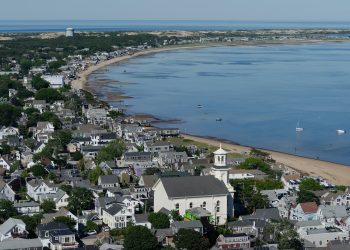 Por que a charmosa Provincetown, nos EUA, conquistou o coração de Murray Bartlett, astro de 'White Lotus'