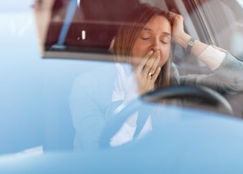 Por que eu fico tão cansado ao dirigir?